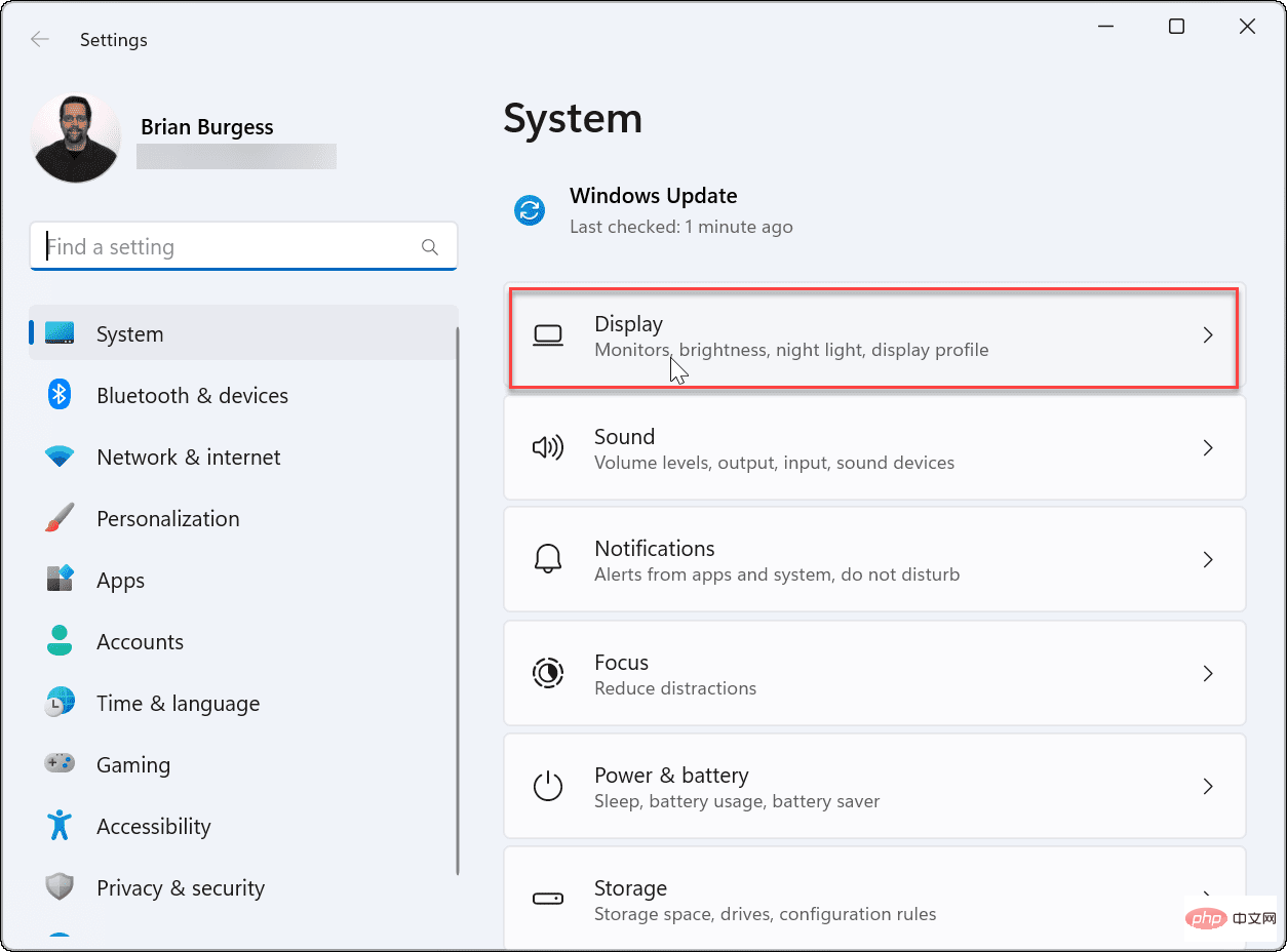 如何在 Windows 11 上将任务栏移动到第二个显示器