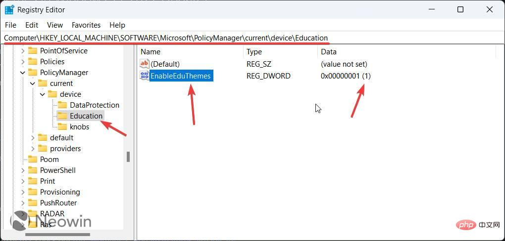 如何在 Windows 11 2022 更新中启用隐藏主题？