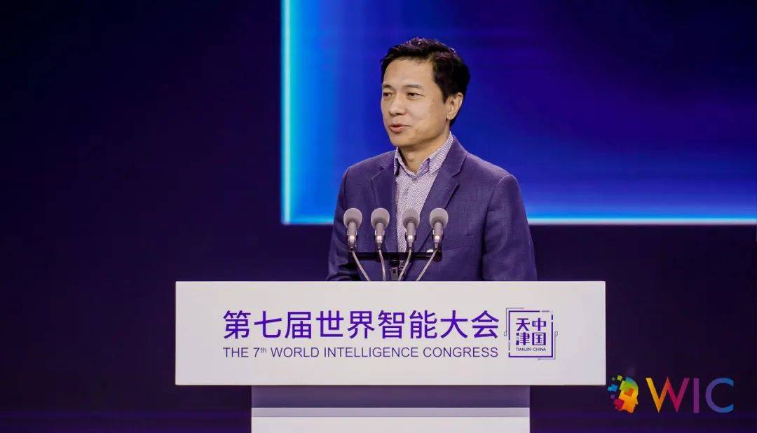 Robin Li: AI will not take people’s jobs. Stopping innovation is the biggest threat to mankind.