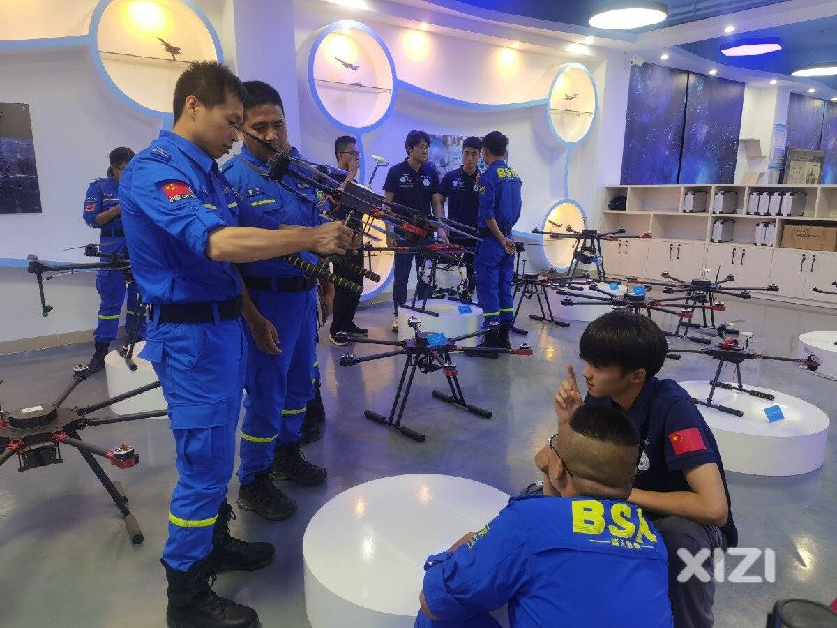 Huilan News丨Latihan pengendalian dron mikro untuk membantu menyelamat ruang udara Huilan