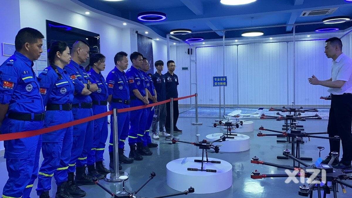 Huilan News丨Latihan pengendalian dron mikro untuk membantu menyelamat ruang udara Huilan