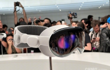 苹果发布高端头显产品Apple Vision Pro：成本曝光 售价引发热议