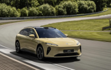 新增旅行车型！蔚来ET5旅行版亮相门店展示