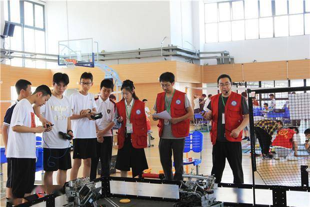 Bureau de léducation : Changzhou organise un concours de robots pour les élèves des écoles primaires et secondaires