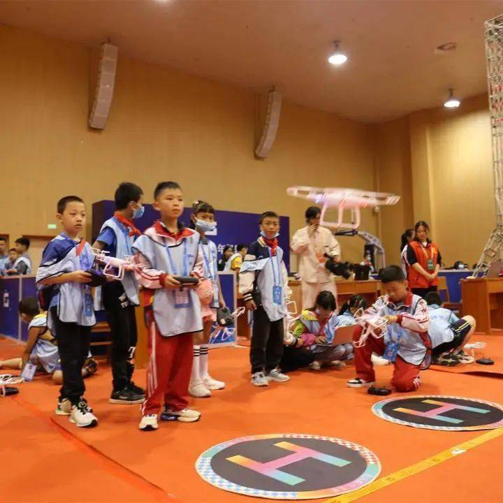 Le Concours de robots des jeunes du Guizhou 2023 sest tenu dans lAnhui