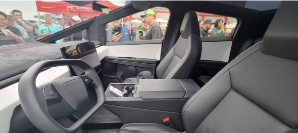 Cybertruck details exposed: seat ventilation, movable sun visor and other design highlights