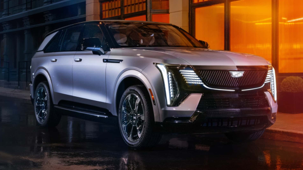 L’Escalade IQ 2025 fait des débuts époustouflants : lancement du nouveau SUV électrique Cadillac