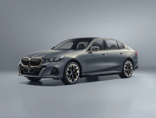 BMW China launches the domestic version of the new generation 5 Series pure electric model i5 specially customized for the Chinese market!