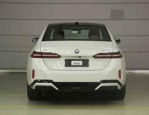 국산 BMW 5시리즈가 다시 업그레이드돼 파워 성능이 대폭 향상될 것으로 예상된다.