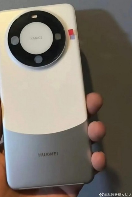 Huawei Mate60 휴대폰 외관 공개: 반투명 유리와 금속이 완벽하게 통합됨