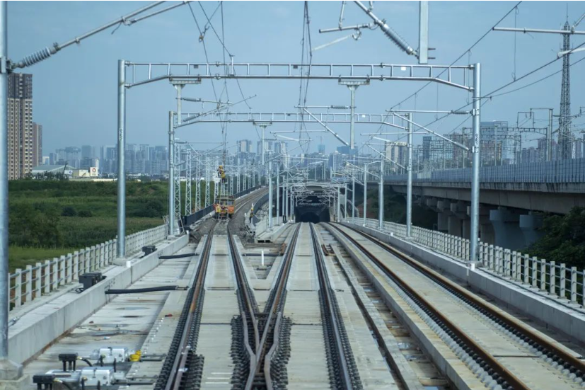 The Chengdu-Yiyi high-speed railway is about to enter the joint debugging and testing stage and is expected to be officially opened within this year.