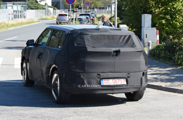 La stratégie électrique de Kia est à nouveau améliorée : des photos espion EV4 exposées, le positionnement en termes de taille défiera le marché des petits SUV