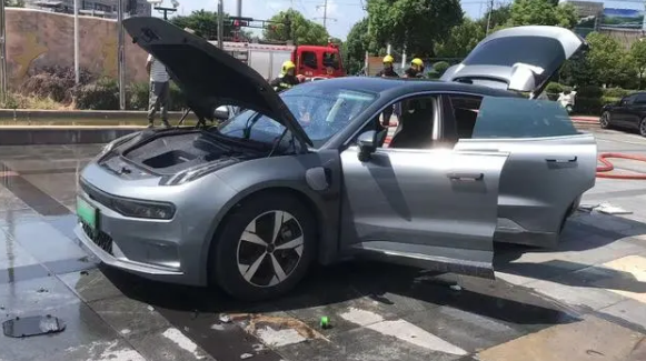 Jikrypton Motors reagierte auf den Rauchvorfall am Fahrgestell: ausführliche Erklärung der Unfallursache