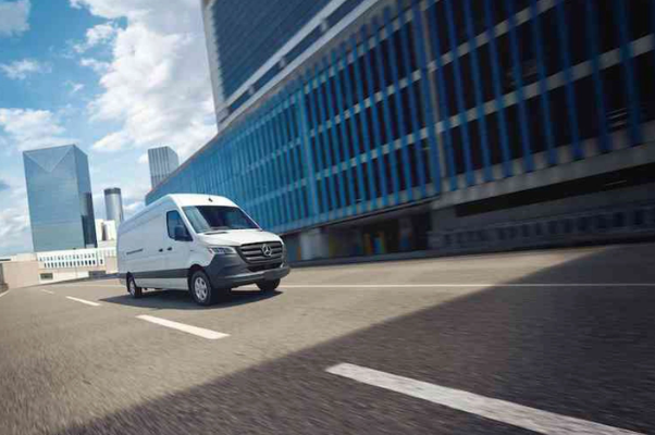 La fourgonnette électrique Mercedes-Benz eSprinter arrive sur le marché américain, à partir de 71 886 $