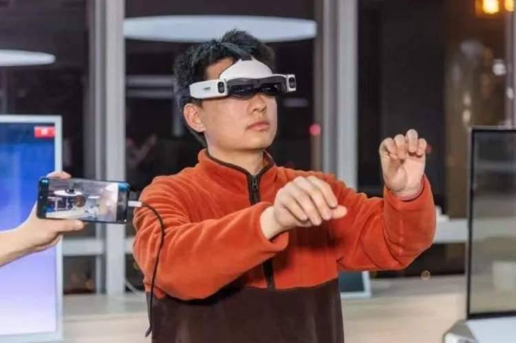 Une entreprise de Changning a lancé des « lunettes dentraînement à la fonction visuelle AR » pour améliorer la santé visuelle des jeunes.