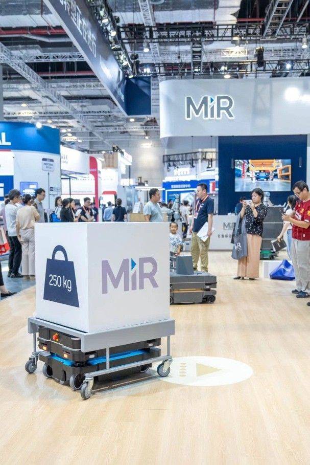 ロボット企業MiRは産業物流技術革新を紹介するために2023年産業博覧会に参加した