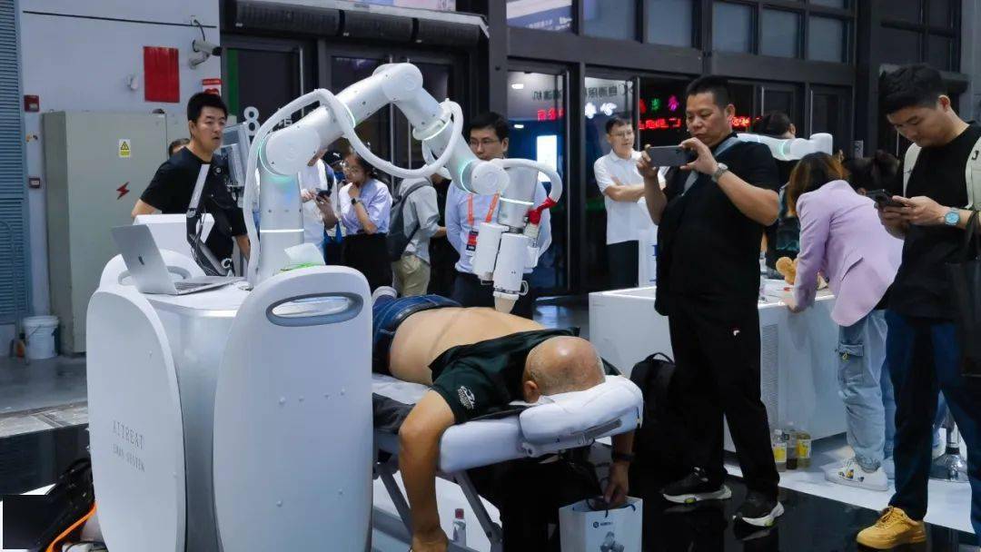 Pemasaran robot penyesuaian telah mengambil langkah selanjutnya Teknologi Feixi telah membentangkan lebih daripada sepuluh penyelesaian merentas industri di CIIF