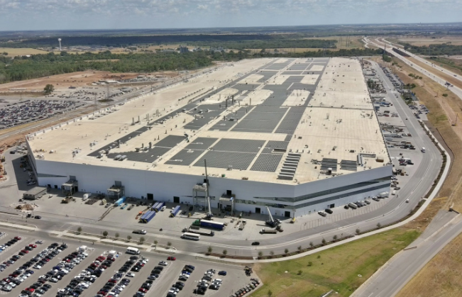 Tesla prévoit de construire une cafétéria spacieuse au Texas inspirée du design du Cybertruck