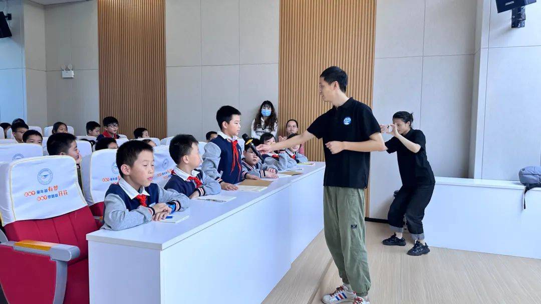 Bingo Intelligence berbesar hati untuk dijemput menjadi tuan rumah siri Five Advances aktiviti popularisasi sains di Sekolah Rendah No. 2 Tasik Wuhan Jinyin - Karnival Robot