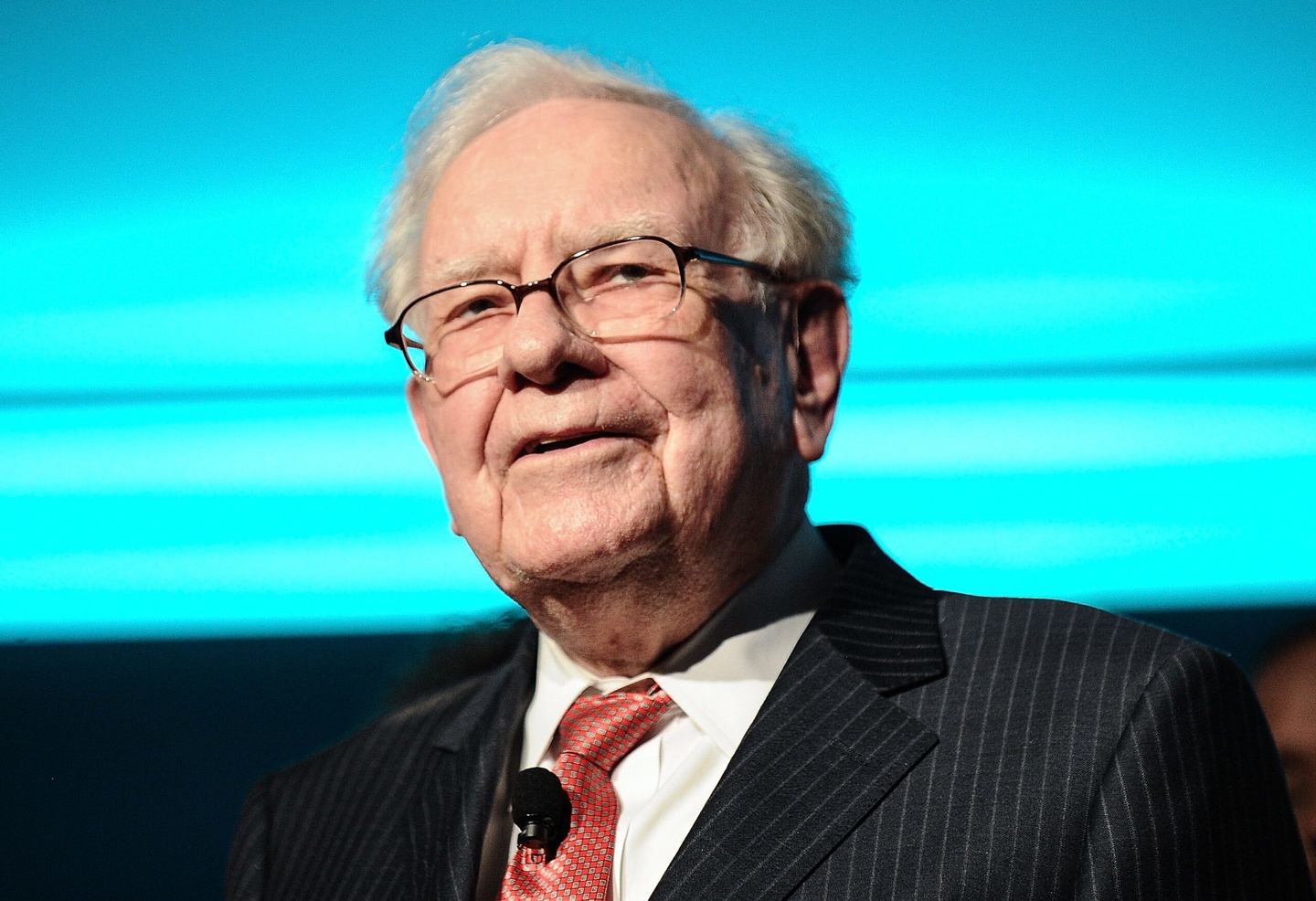 Buffett reduced his holdings of HP stock, and his shareholding dropped to less than 10% after selling at a loss