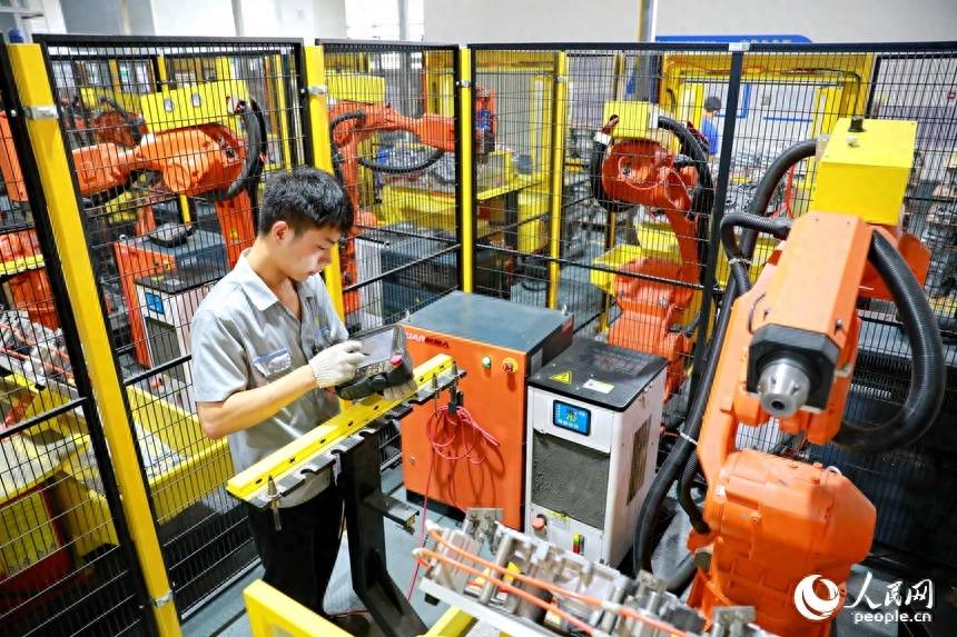 Jiangxi Xinfeng: Robot industri membantu syarikat meningkatkan kualiti dan kecekapan