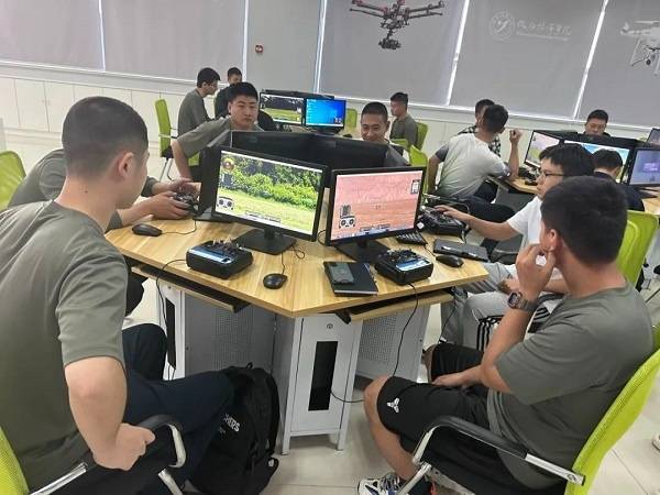 Yizheng Technician College’s “UAV Application and Countermeasures” Provincial Specialty Training Class Opened Successfully