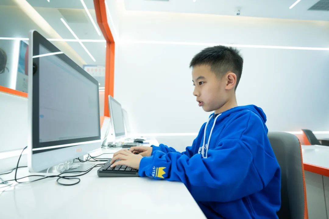 King Zha appears! In the era of artificial intelligence, parents must know about this disruptive Python learning!