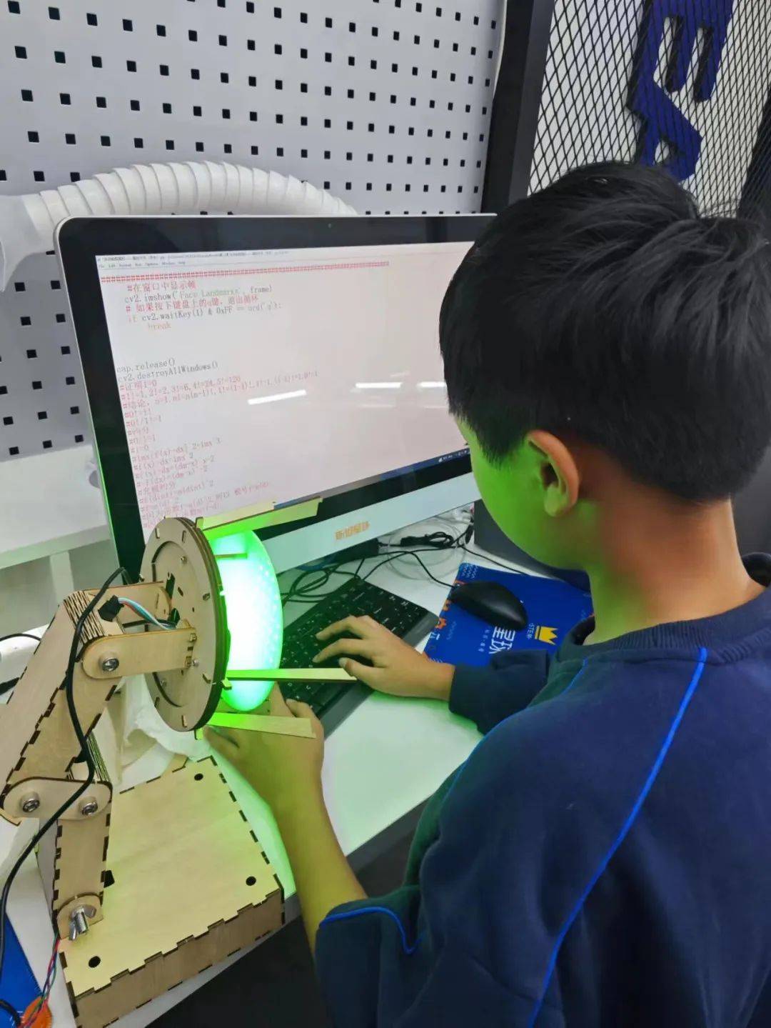 King Zha appears! In the era of artificial intelligence, parents must know about this disruptive Python learning!