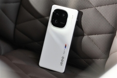iQOO 12系列：打破行业瓶颈，首次采用Q1芯片提供卓越游戏体验