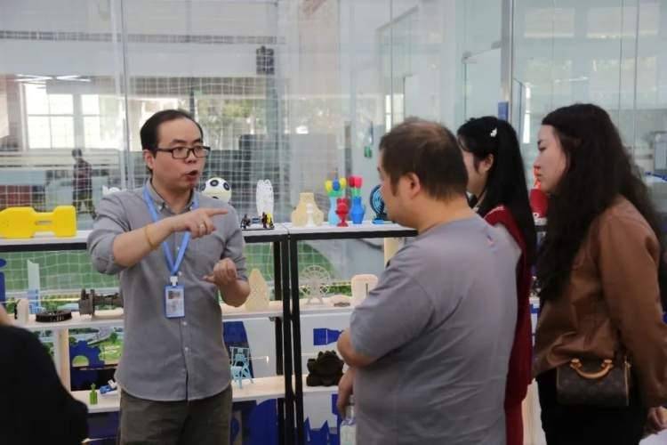 What achievements have the Putuo District science and technology counselors achieved in the fields of 3D printing, robots, drones, etc.?