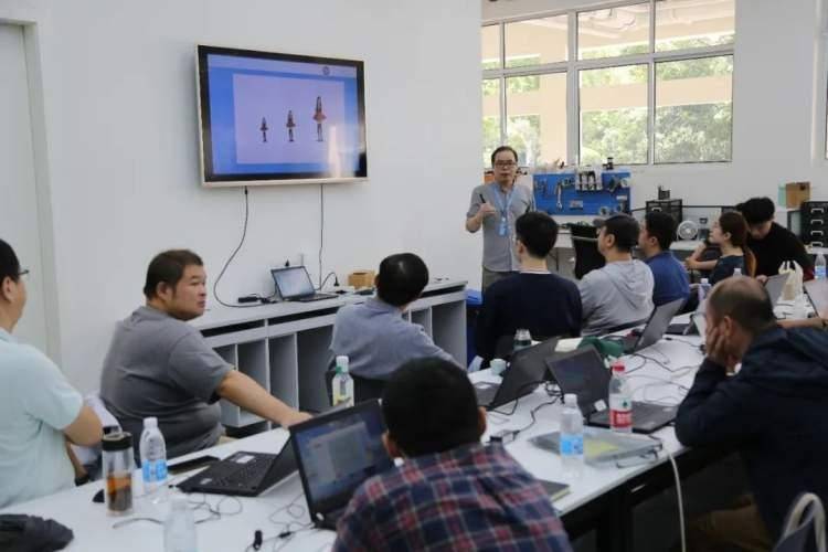 What achievements have the Putuo District science and technology counselors achieved in the fields of 3D printing, robots, drones, etc.?