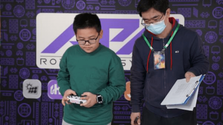 Le concours sur le thème « Energy World » dAPM Robot fait ses débuts dans le cadre du « 2023 Dongcheng District Characteristic Robot Challenge »