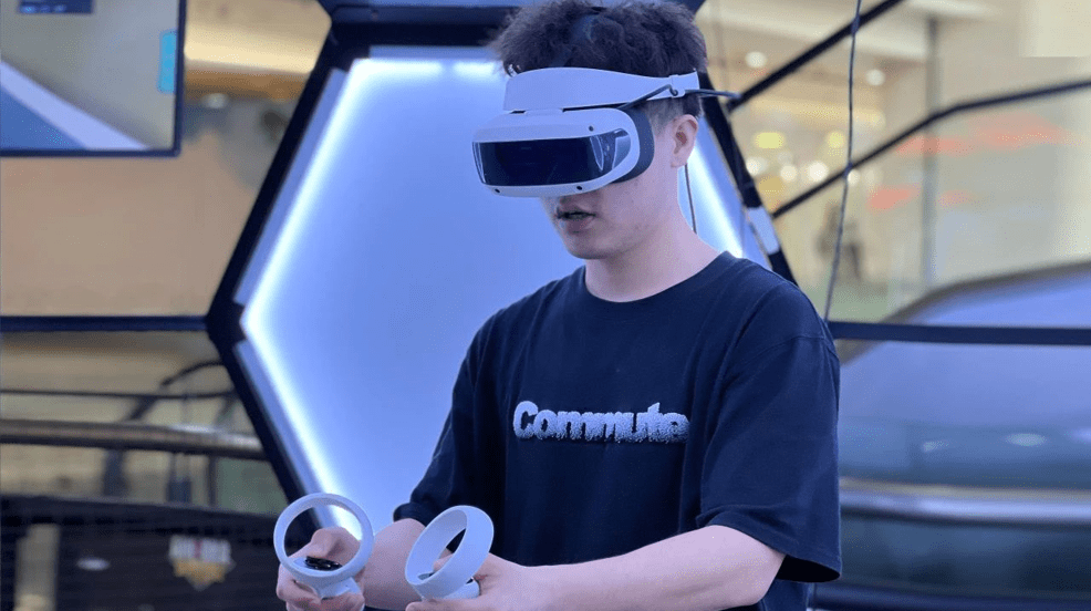 “大朋VR“E起造未来”行业新品品鉴会即将启动，让我们一同见证未来的到来！”