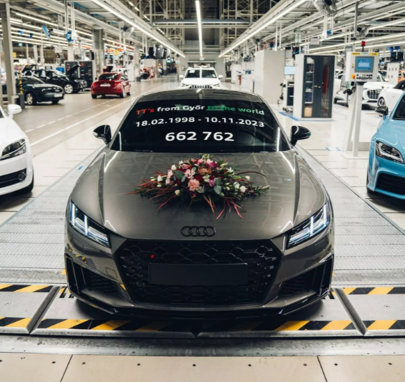 Audi TT bids farewell, Hungarian factory builds last classic sports car