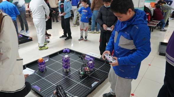 APM机器人新赛季主题“能源世界”首次亮相《2023年东城区特色机器人挑战赛》
