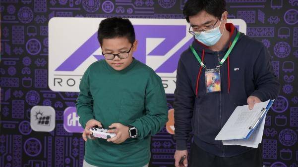 Le thème de la nouvelle saison dAPM Robot « Energy World » fait ses débuts dans le cadre du « 2023 Dongcheng District Characteristic Robot Challenge »