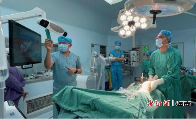 The First Affiliated Hospital of Hainan Medical University successfully performed complex valgus knee replacement surgery assisted by domestic robots