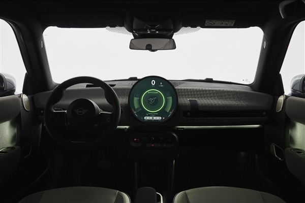 MINI发布COUNTRYMAN C SUV官图：外观全新设计，混动系统引领未来