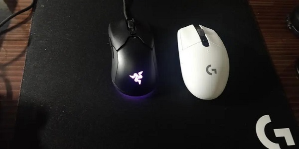 Comparison between Logitech G102 and Viper Mini