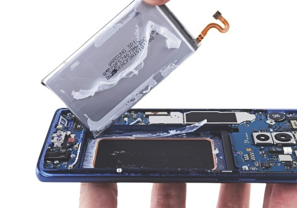 手机​可拆卸电池有哪些好处？苹果会回归拆卸电池吗？