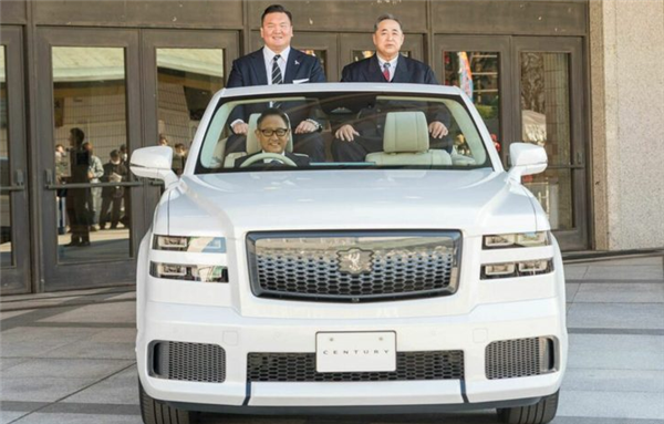 丰田特制敞篷世纪SUV亮相日本：相扑冠军的专属座驾