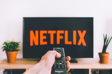 Netflix 第四季度净利润大幅增长 1605%，营收增长 12.5% 创下 88.33 亿美元的新高