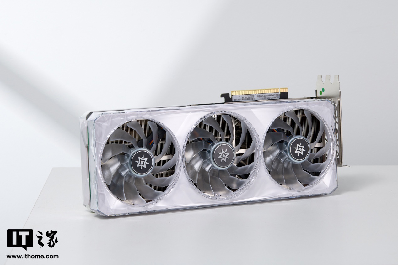 影驰 GeForce RTX 4070 Ti SUPER 星曜 OC 显卡评测：成功征服 4K 光追，轻松驾驭 2K 高刷