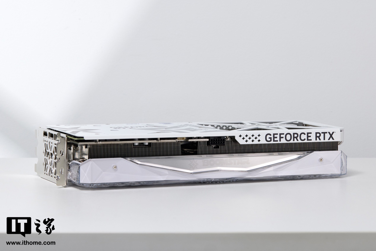 影驰 GeForce RTX 4070 Ti SUPER 星曜 OC 显卡评测：成功征服 4K 光追，轻松驾驭 2K 高刷