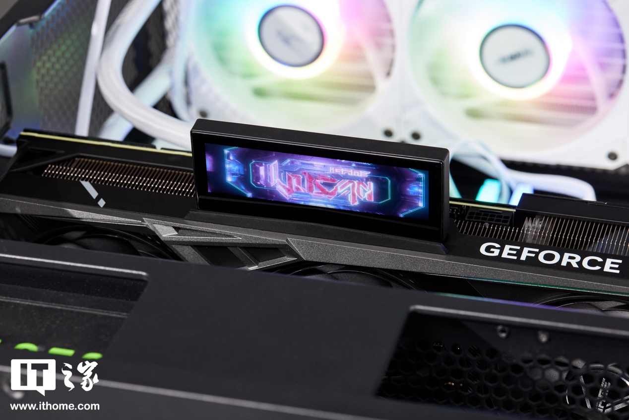 iGame GeForce RTX 4070 SUPER Vulcan OC 显卡图赏：暗黑低调，潮酷个性