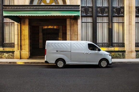 Kenderaan komersial tenaga baharu Wuling Yangguang membuat penampilan sulung yang menakjubkan, dan peralatan bateri No. 1 Merah, yang mengetuai perubahan industri, telah dikeluarkan