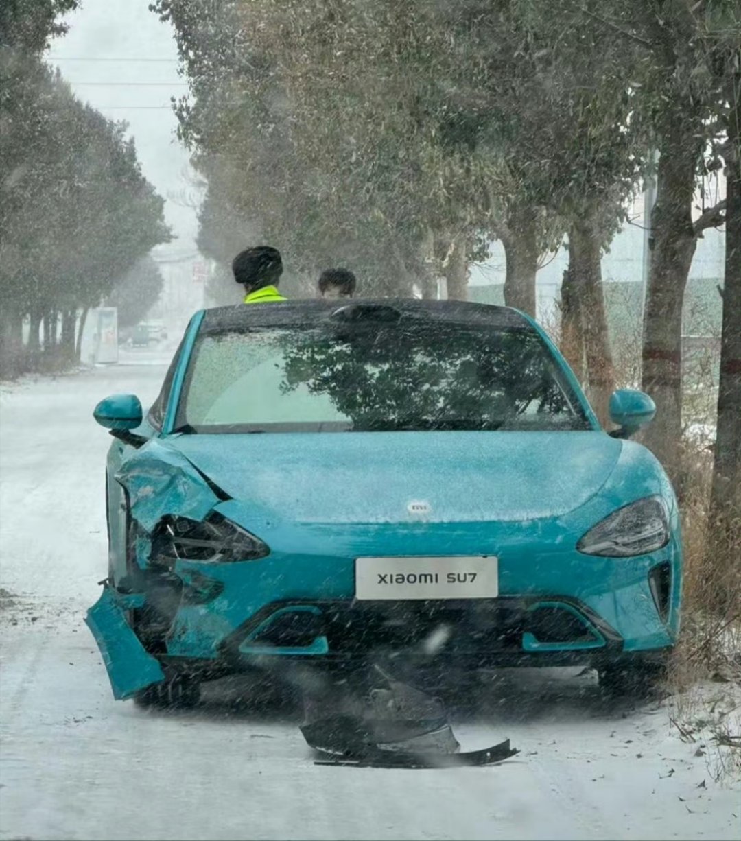 Xiaomi-Auto SU7 erster Unfall: Scheinwerfer wurde abgeschlagen