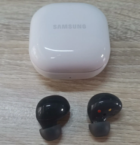 Samsung buds2pro と buds2 の違い