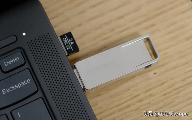 Cara memasang sistem menggunakan cakera USB dengan fail sistem esd