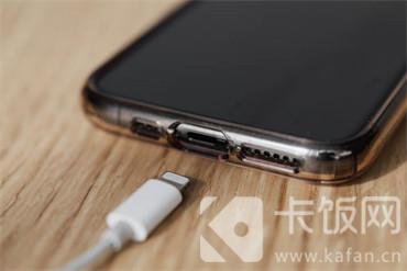 Apakah sebab mengapa telefon bimbit Apple tidak boleh dicas?